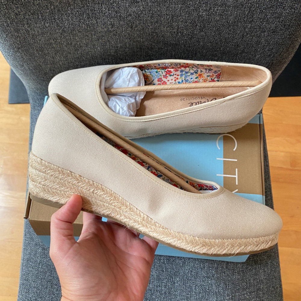 LIFESTRIDE Canvas Wedge Pumps